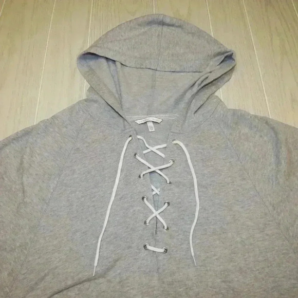 Victoria's Secret Women's Gray Hoodie Sweatshirt Poncho Cape Jacket Size S - Picture 4 of 10